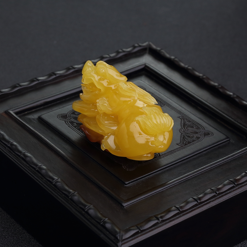 波罗的海天然带皮蜜蜡貔貅吊坠-红掌柜