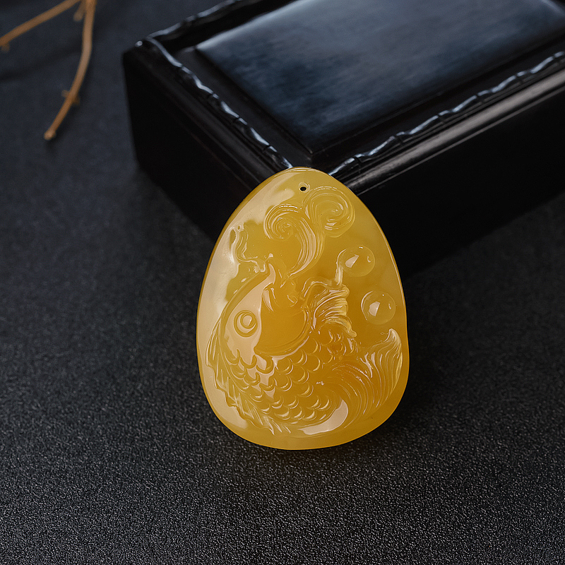 波罗的海天然鸡油黄蜜蜡年年有余吊坠-红掌柜