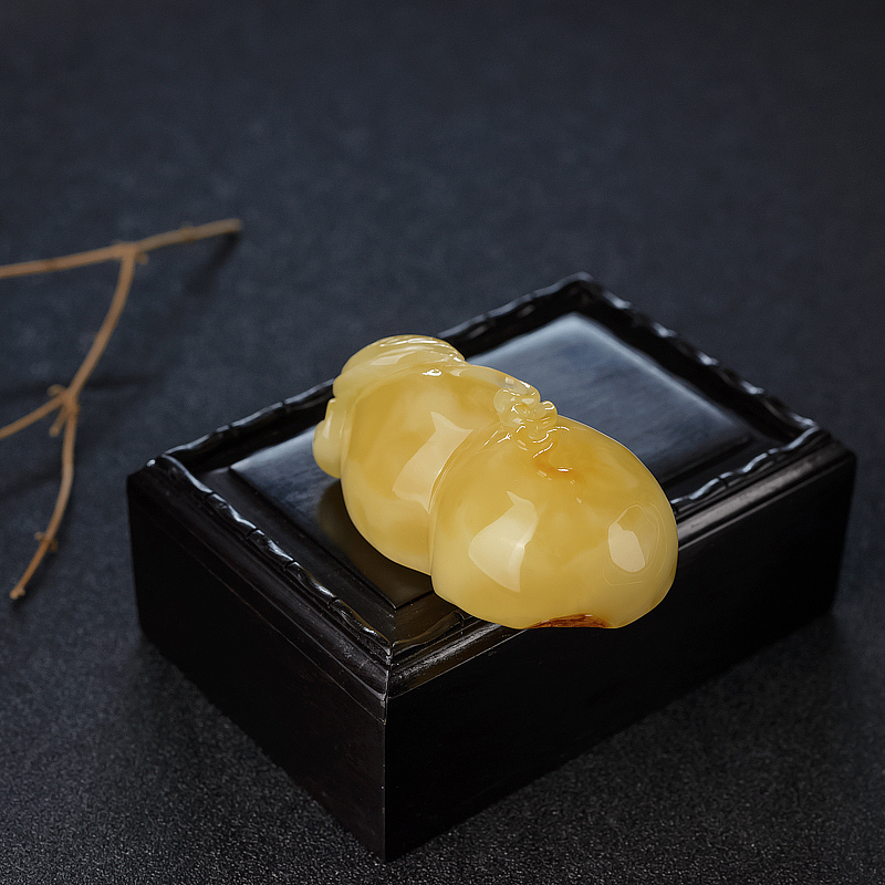 天然带皮鸡油黄蜜蜡吊坠-红掌柜