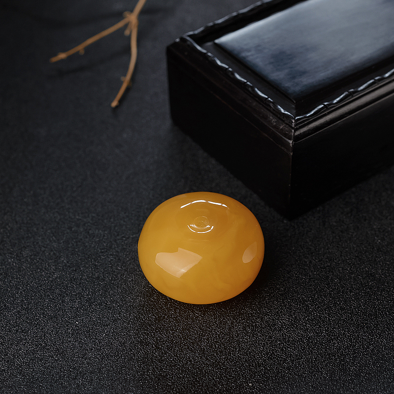 鸡油黄蜜蜡平安扣吊坠-红掌柜