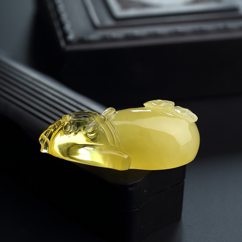 金包蜜蜜蜡旗袍吊坠-红掌柜