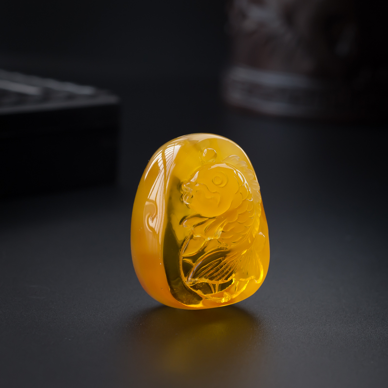 天然金包蜜鸡油红蜜蜡年年有余吊坠 - 红掌柜