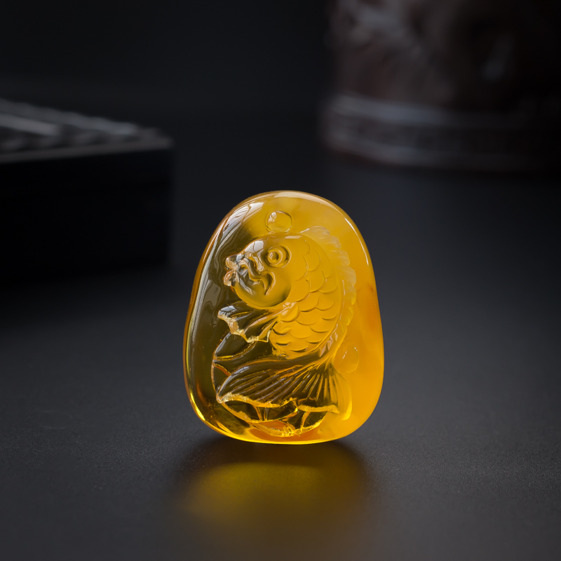 波罗的海天然金包蜜鸡油红蜜蜡年年有余吊坠 - 红掌柜