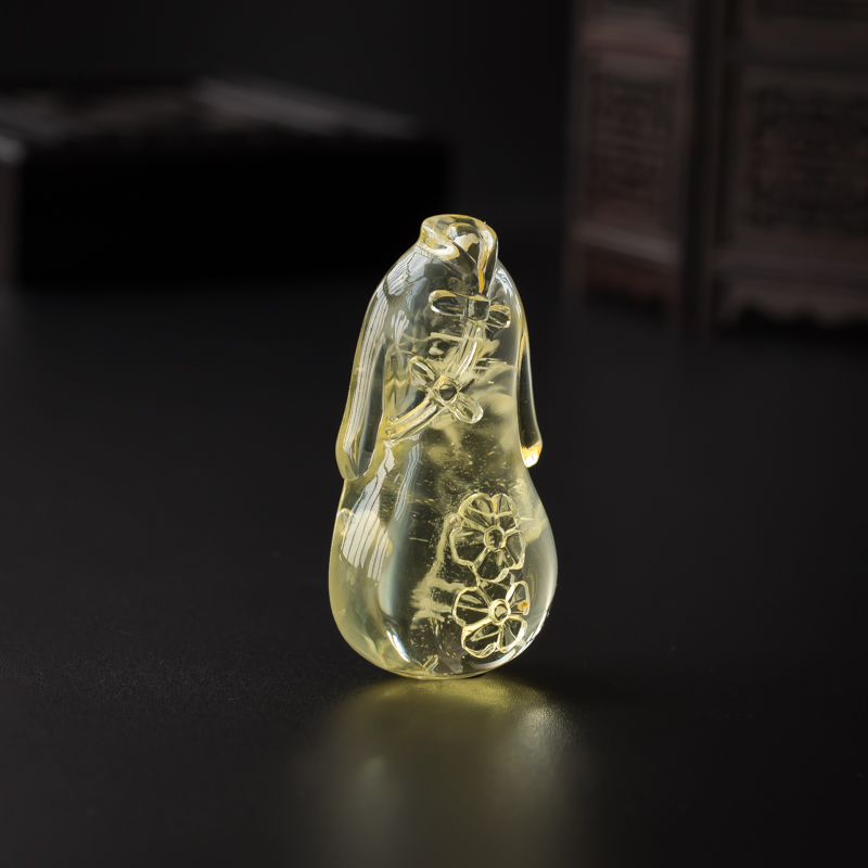 天然金包蜜柠檬黄蜜蜡旗袍吊坠 - 红掌柜