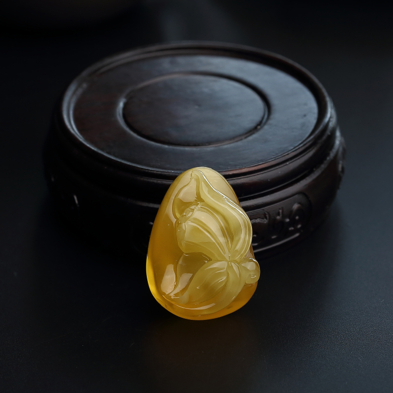 波罗的海金包蜜鸡油黄蜜蜡一品清廉吊坠-红掌柜