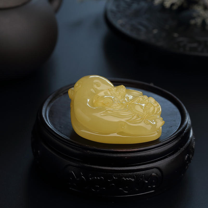 鸡油黄蜜蜡挂件-红掌柜