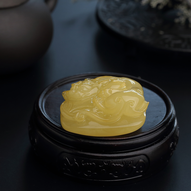 鸡油黄蜜蜡貔貅挂坠-红掌柜