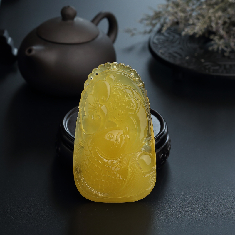 鸡油黄蜜蜡连年有余吊坠-红掌柜