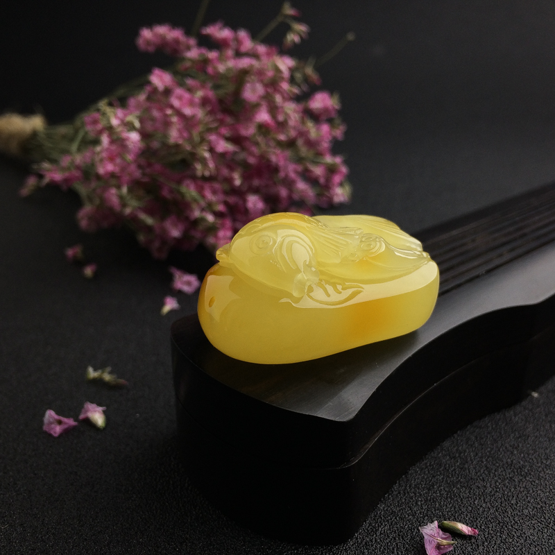 波罗的海鸡油黄蜜蜡鱼吊坠 - 红掌柜