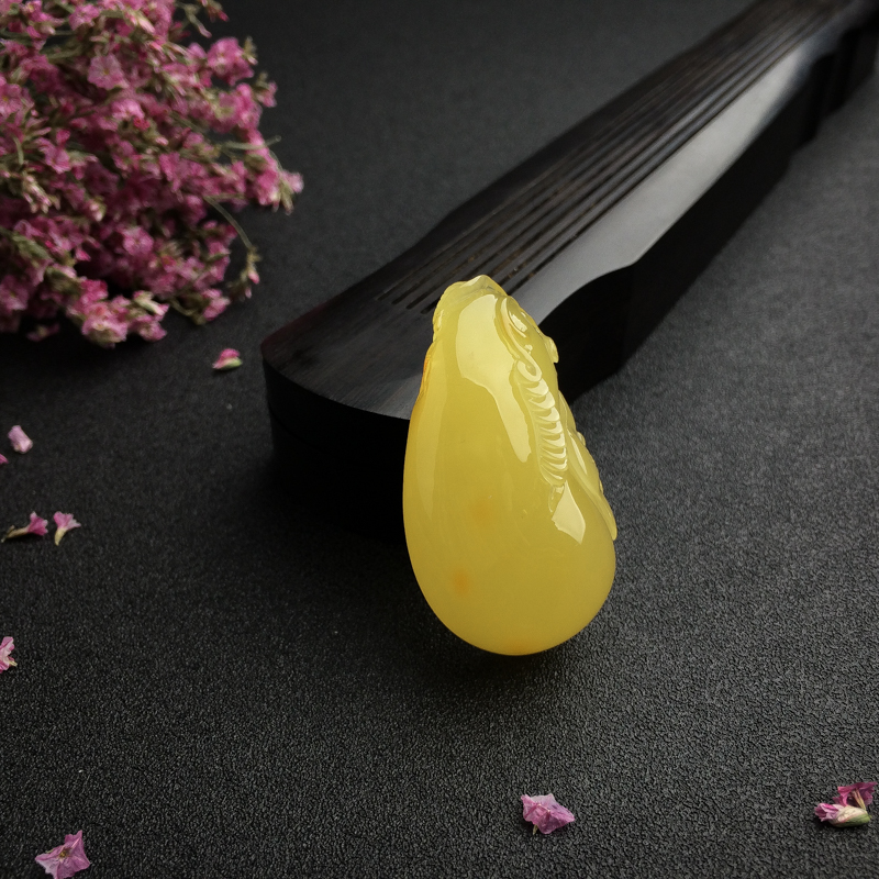 鸡油黄蜜蜡吊坠 - 红掌柜