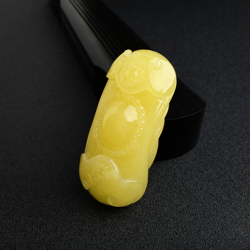 满蜜鸡油黄蜜蜡如意吊坠 - 红掌柜