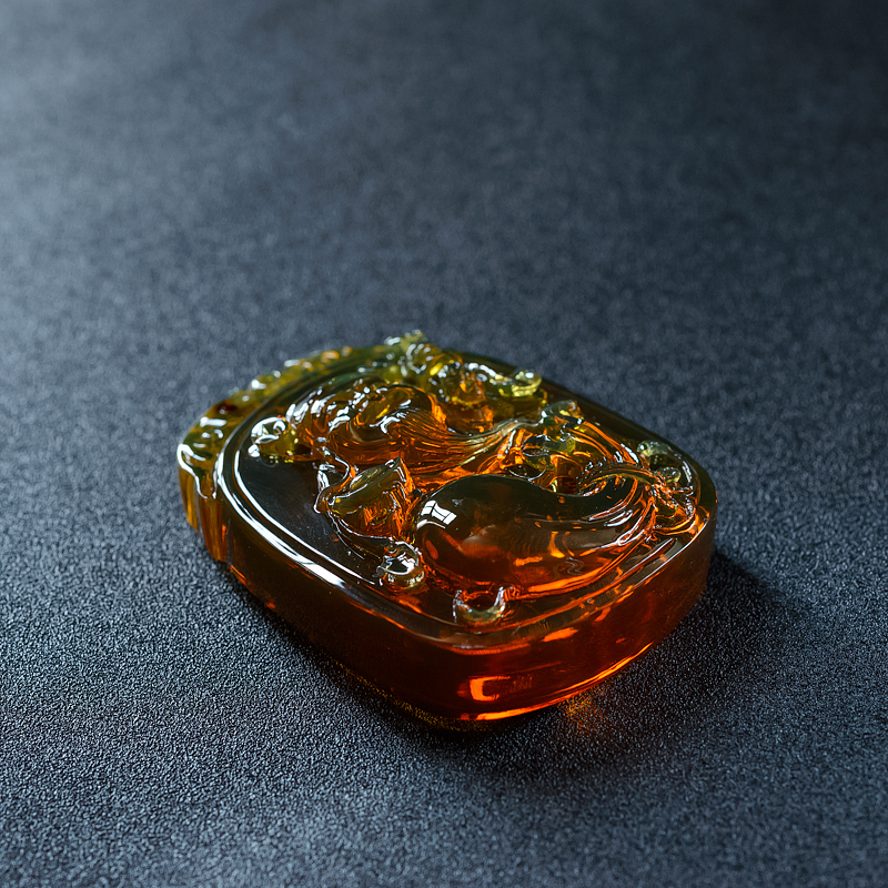 天然蓝珀财神吊坠-红掌柜