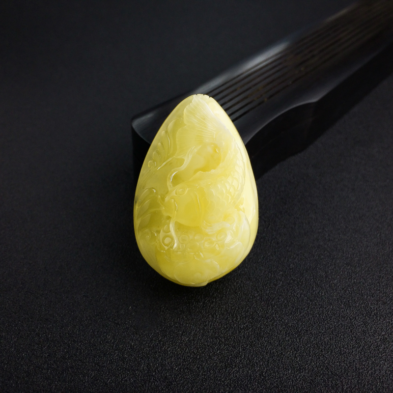 鸡油黄蜜蜡连年有余吊坠-红掌柜