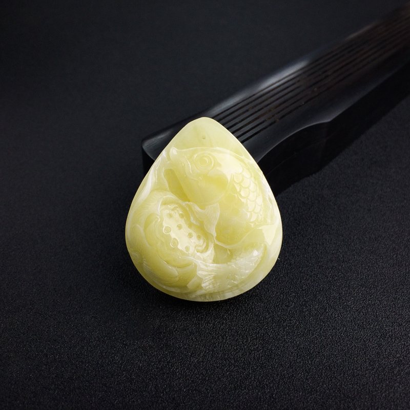 柠檬黄白花蜜连年有余吊坠-红掌柜