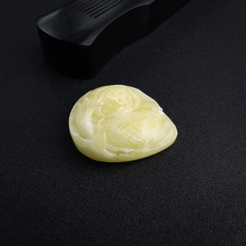 蜜蜡连年有余吊坠-红掌柜