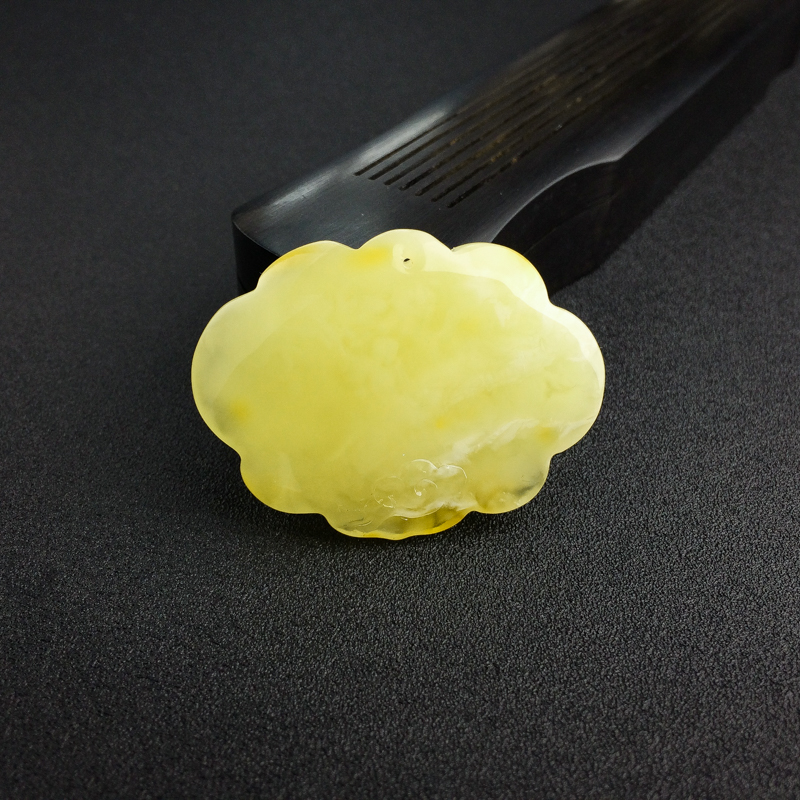 俏色白花蜜如意平安锁-红掌柜