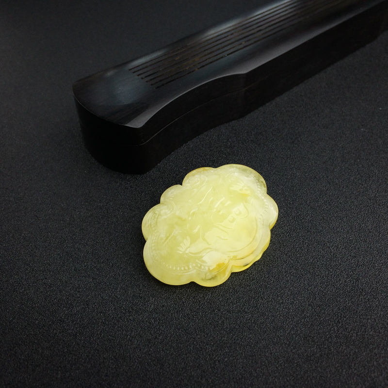 蜜蜡如意平安锁吊坠-红掌柜