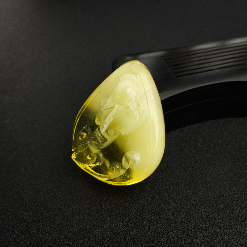 鸡油黄蜜蜡貔貅-红掌柜