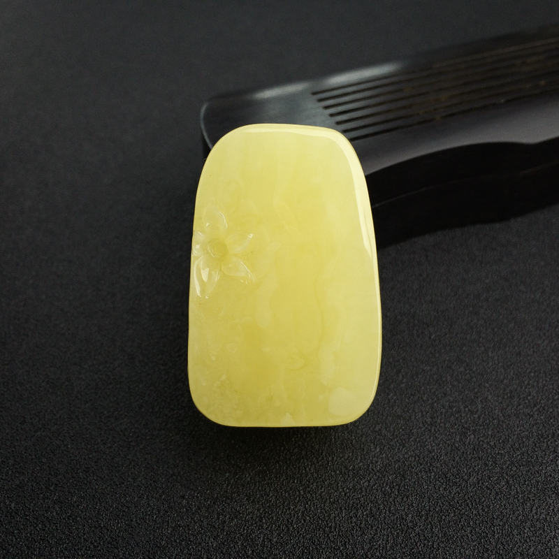 鸡油黄蜜蜡弥勒佛挂件 - 红掌柜