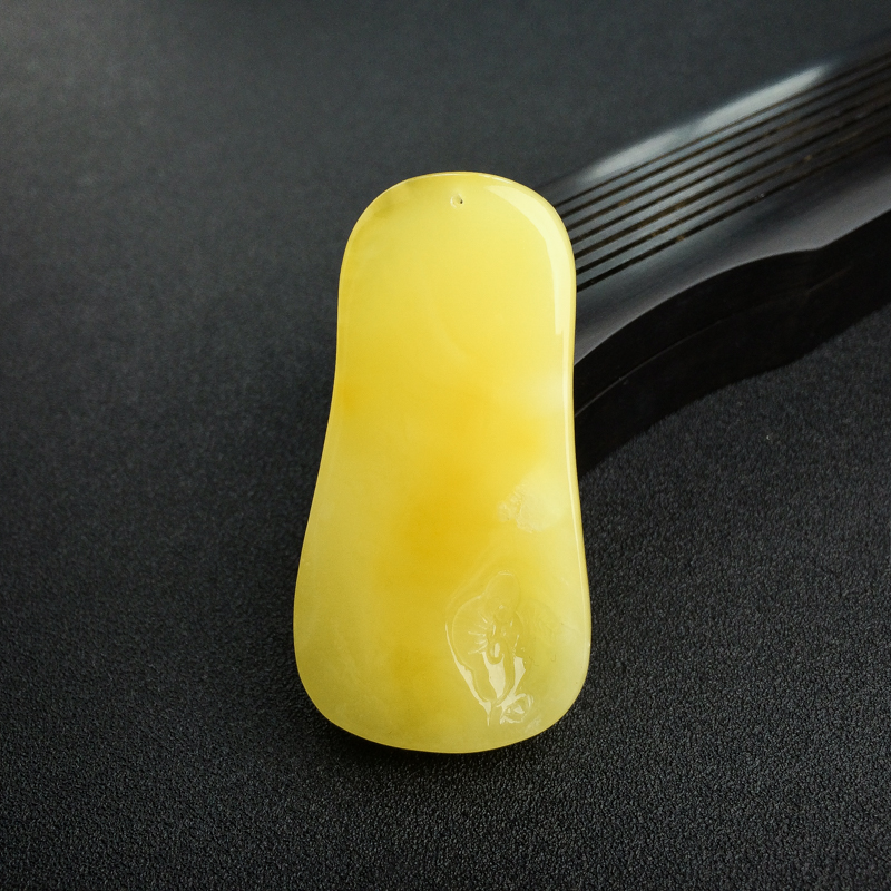 鸡油黄蜜蜡连年有余吊坠 - 红掌柜