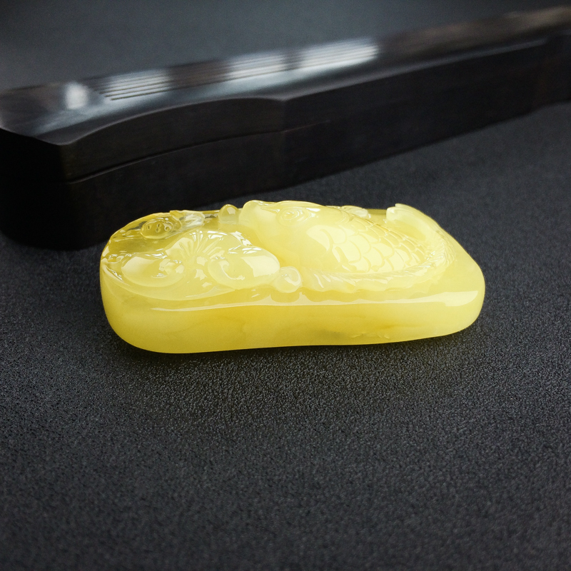 鸡油黄蜜蜡连年有余挂件 - 红掌柜