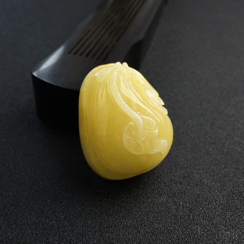 天然褐黄蜜蜡钱袋吊坠-红掌柜