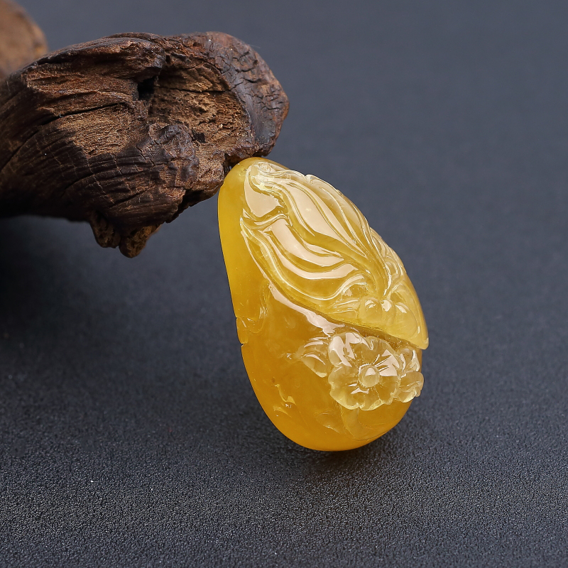 褐黄蜜蜡蝶恋花吊坠 - 红掌柜