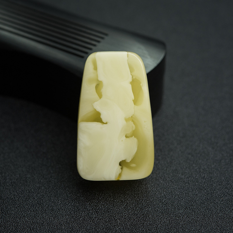 白花蜜随形吊坠-红掌柜