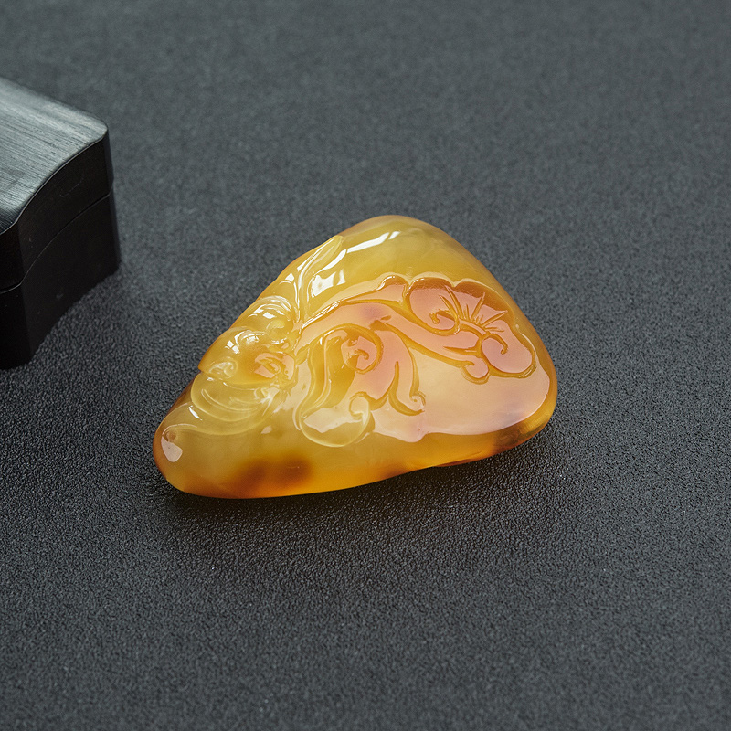 波罗的海俏色蜜蜡幸福如意吊坠-红掌柜