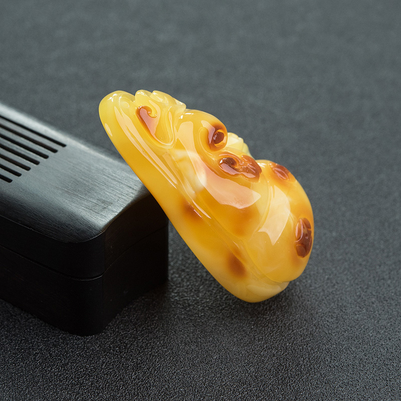 天然俏色蜜蜡葫芦吊坠-红掌柜