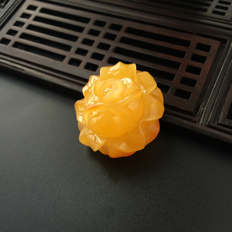 蜜蜡牡丹花吊坠-红掌柜