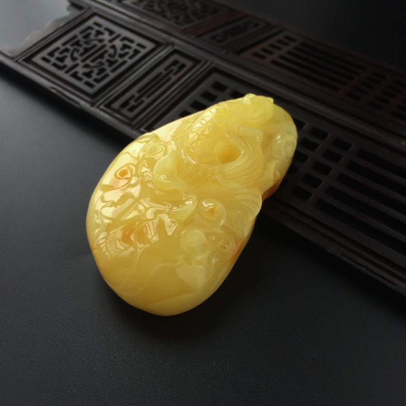 天然鸡油黄蜜蜡连年有余吊坠 - 红掌柜