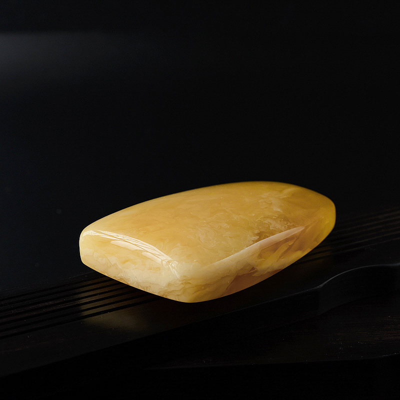 波罗的海天然鸡油红蜜蜡无事牌 - 红掌柜