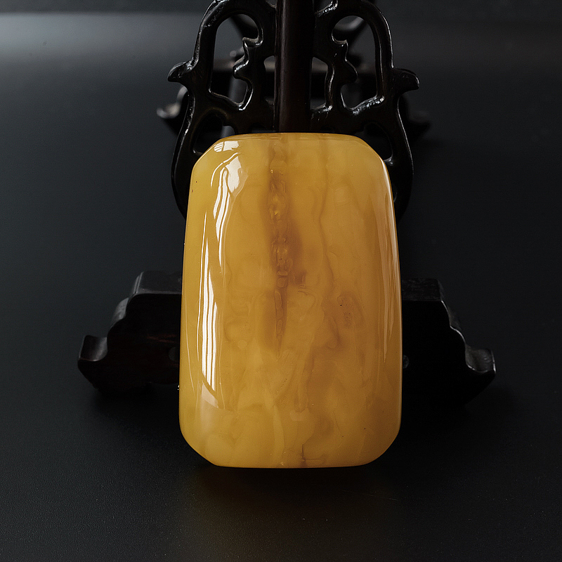 波罗的海天然鸡油黄无事牌蜜蜡吊坠 - 红掌柜