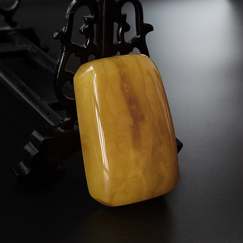 天然鸡油黄无事牌蜜蜡吊坠 - 红掌柜