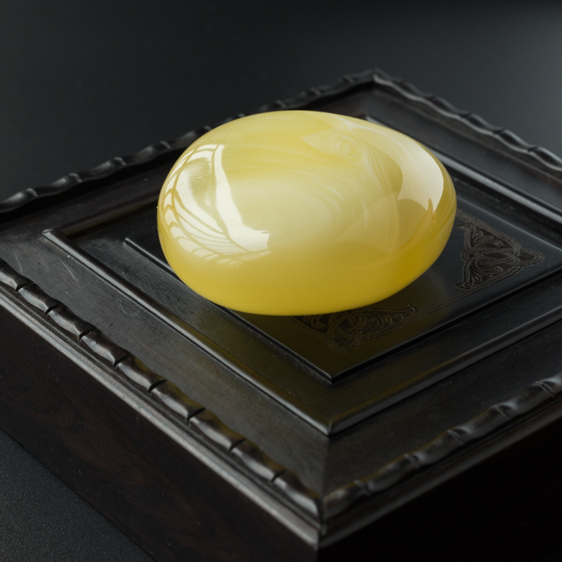 金绞蜜蜡随形吊坠-红掌柜