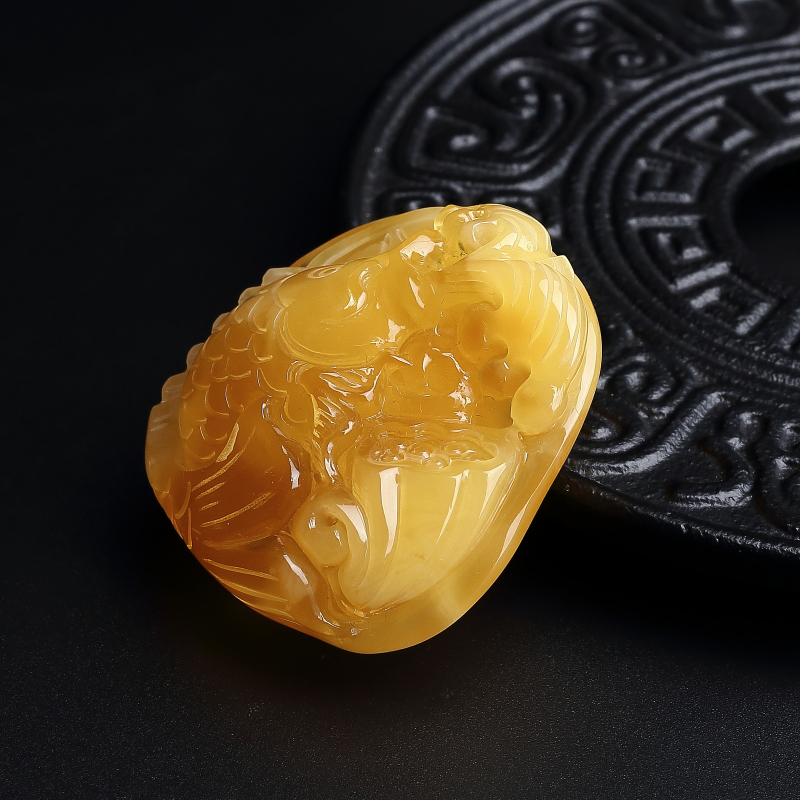 波罗的海糖色蜜蜡鲤鱼牌吊坠 - 红掌柜