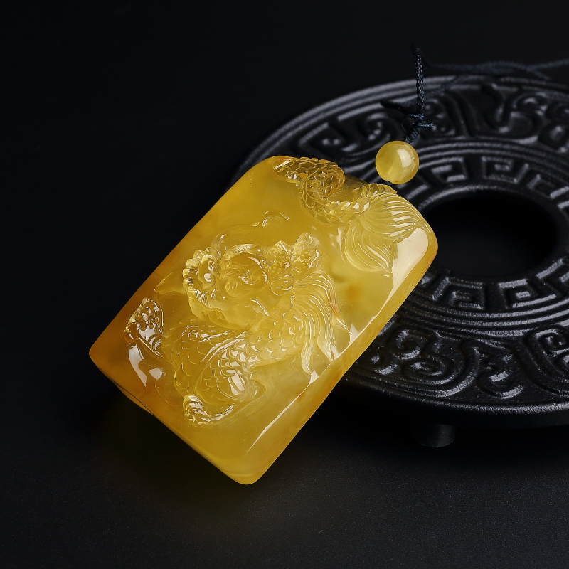 鸡油黄蜜蜡龙牌吊坠 - 红掌柜