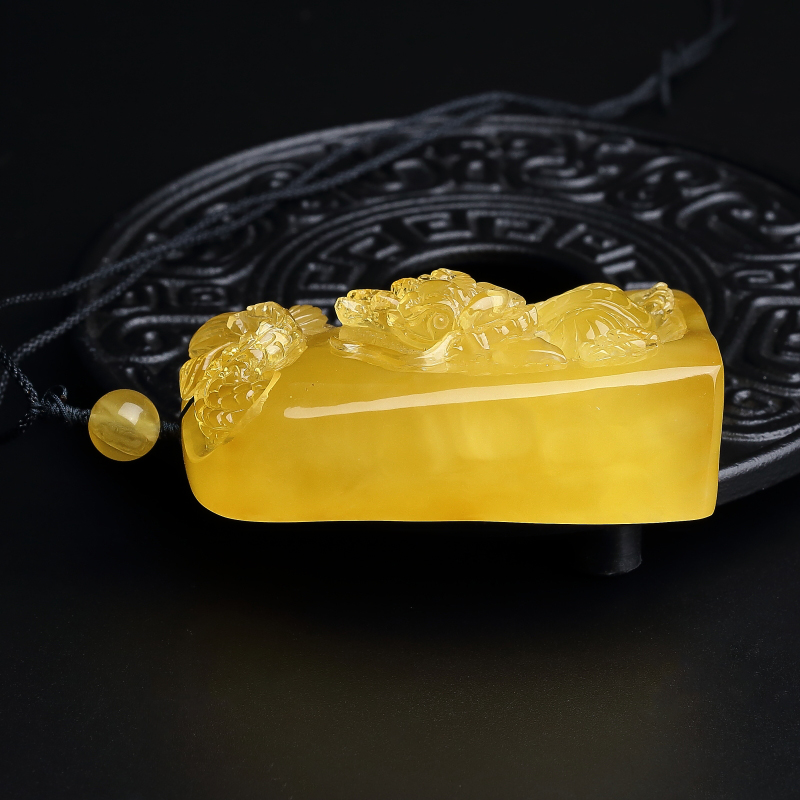 蜜蜡龙牌吊坠 - 红掌柜