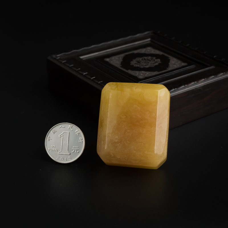 天然鸡油红蜜蜡吊坠-红掌柜