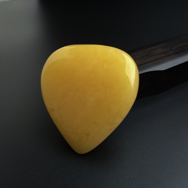 满蜜鸡油黄随形吊坠-红掌柜