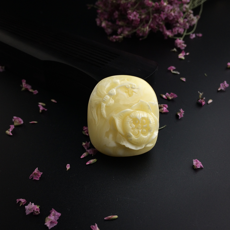 波罗的海天然白花蜜蜜蜡蝶恋花吊坠-红掌柜