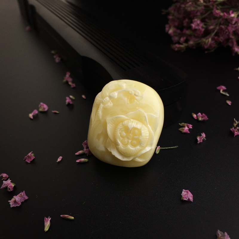 波罗的海白花蜜蜜蜡蝶恋花吊坠-红掌柜