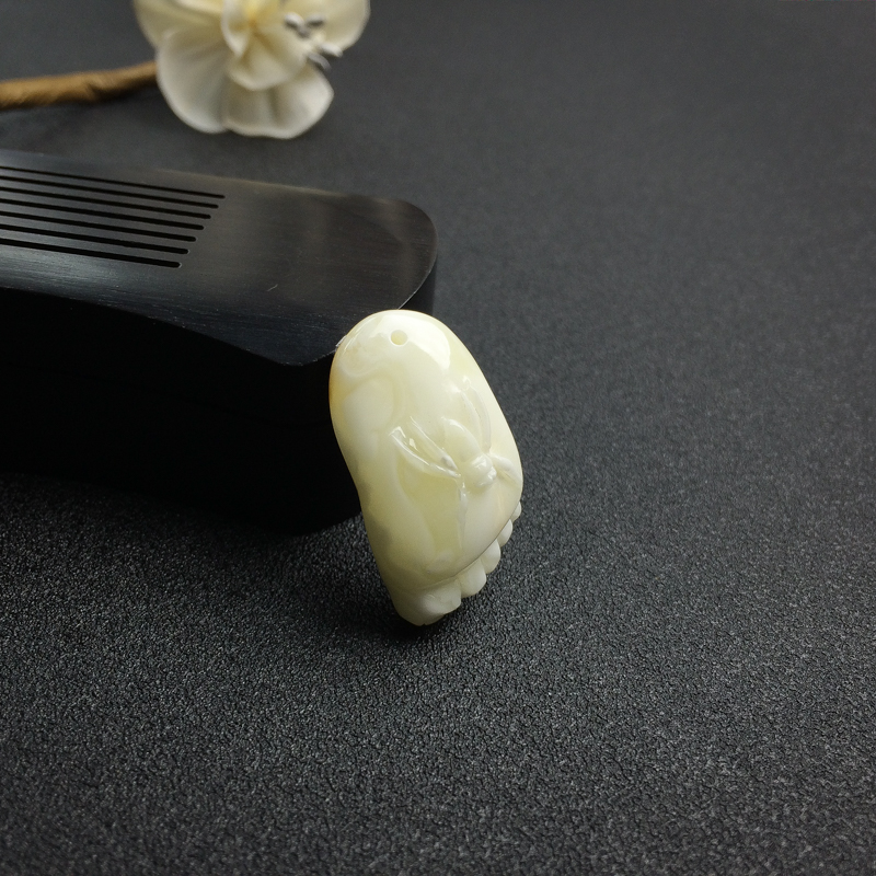 天然象牙白白蜜知足吊坠-红掌柜