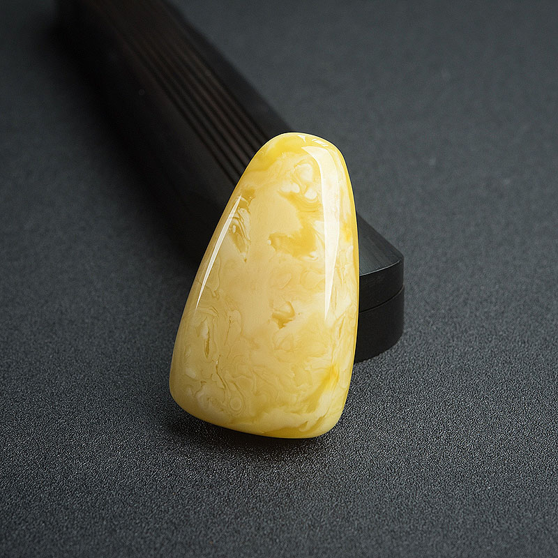 白花蜜随形吊坠-红掌柜