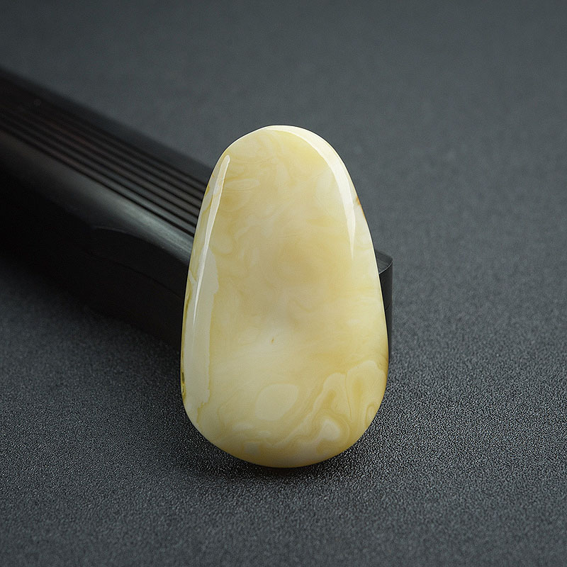 带皮白花蜜蜜蜡随形吊坠-红掌柜