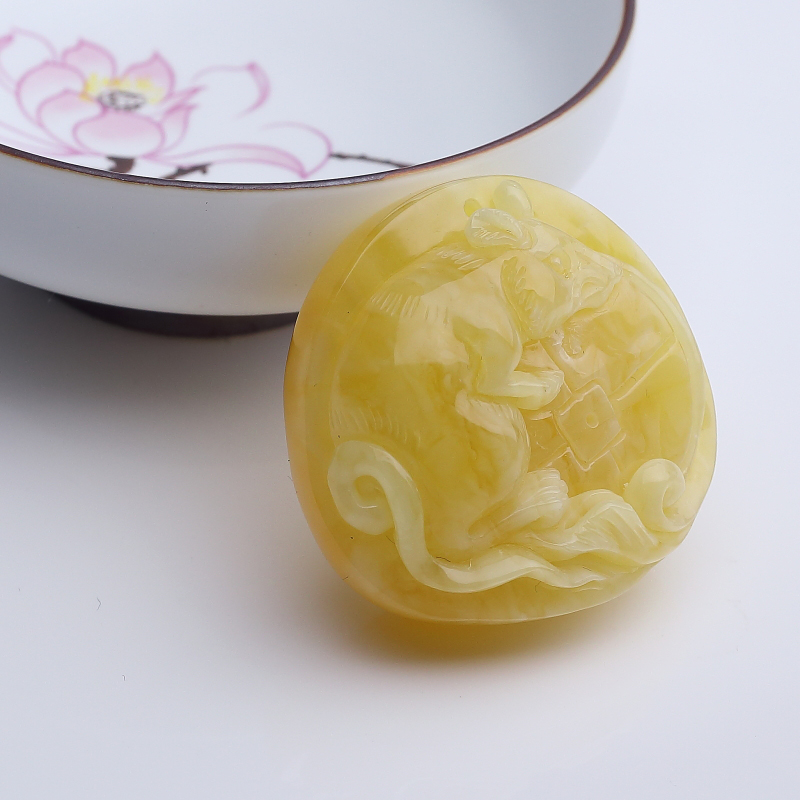 波罗的海白花蜜蜜蜡灵鼠运财吊坠-红掌柜