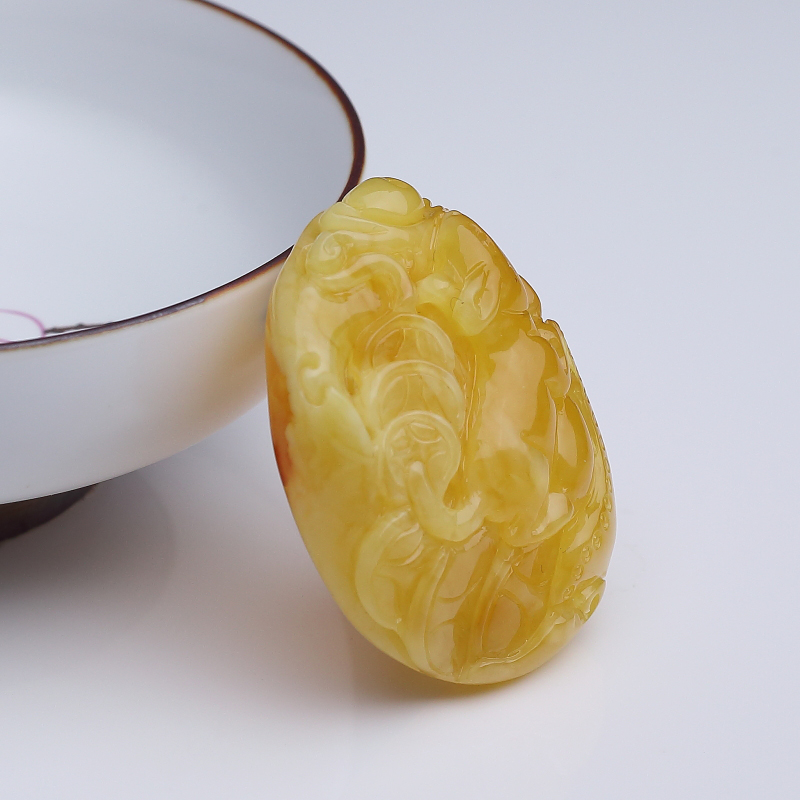 波罗的海带皮褐黄蜜蜡灵鼠运财吊坠-红掌柜