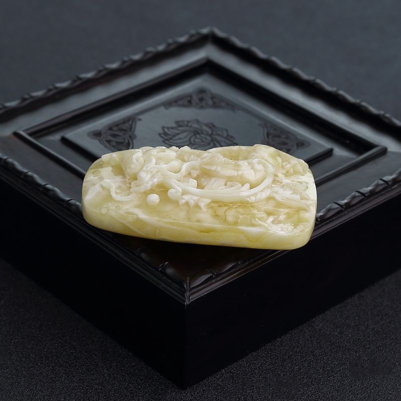 白花蜜蜡龙吊坠-红掌柜