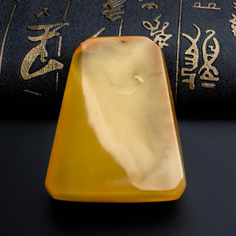 鸡油黄牌形吊坠-红掌柜珠宝